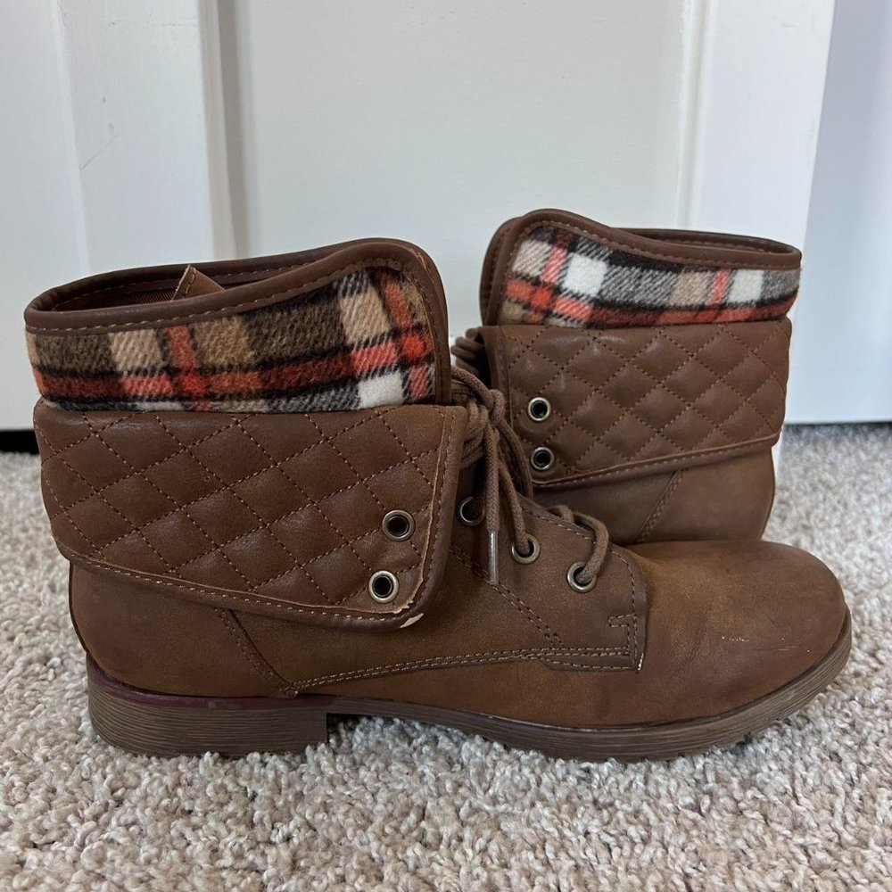 Fall boots - Picture 2 of 3